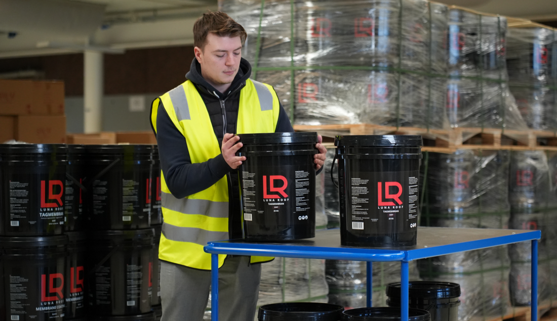 Vi pakker og sender Luna Roof tagmembran til hele Danmark – professionel kvalitet til erhverv, foreninger og private